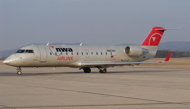 N823AY - Bombardier