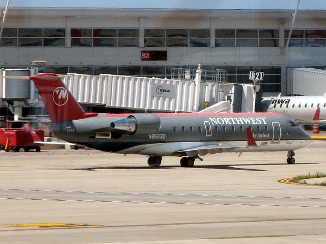N8533D - Bombardier