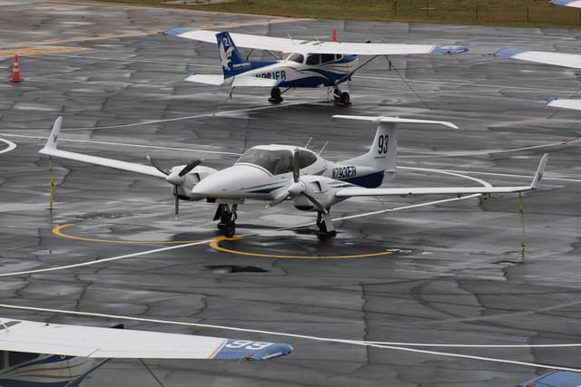 N793ER - Twin-engine aircraft