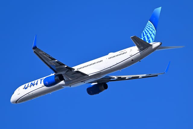 N78866 - Twin-engine aircraft