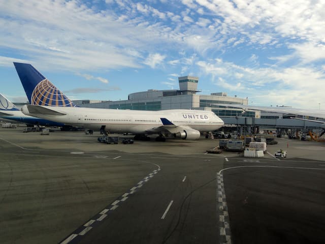 N128UA - Boeing