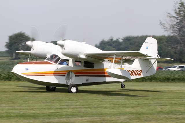 N68102 - Twin-engine aircraft