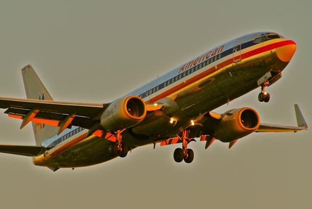 N932AN - Twin-engine aircraft