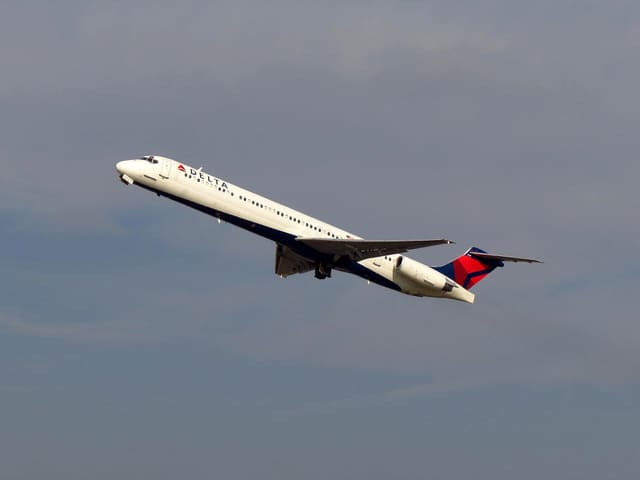 N949DL - Douglas