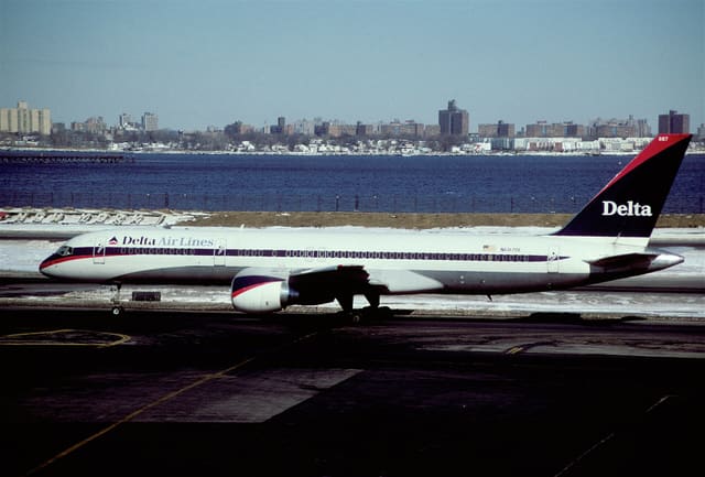 N687DL - Boeing