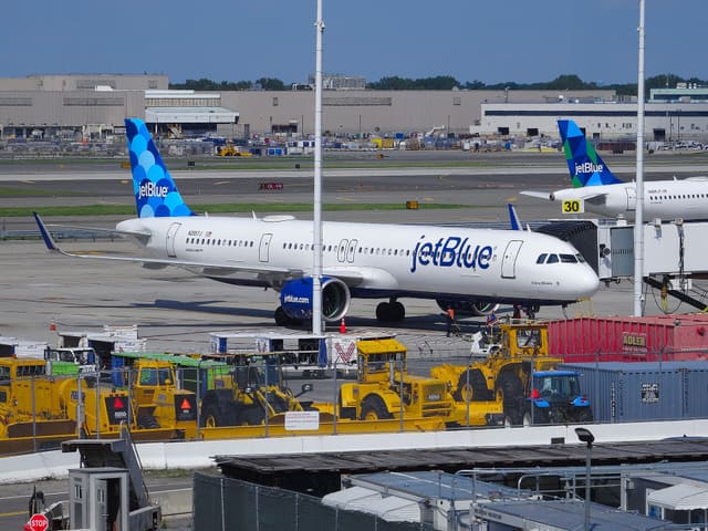 N2017J - Airbus