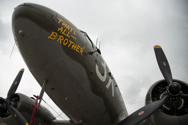 N47TB - Twin-engine aircraft