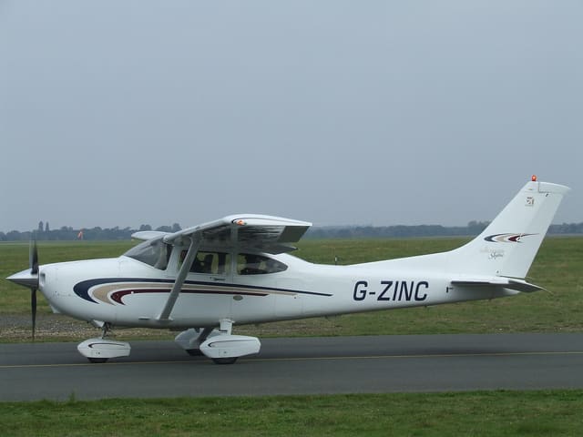 G-ZINC - Cessna