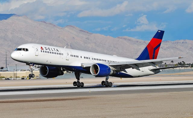 N699DL - Boeing