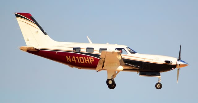 N410HP - Piper