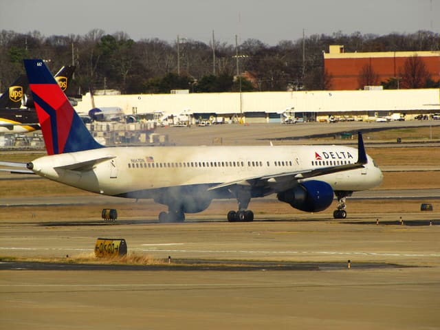 N667DN - Twin-engine aircraft