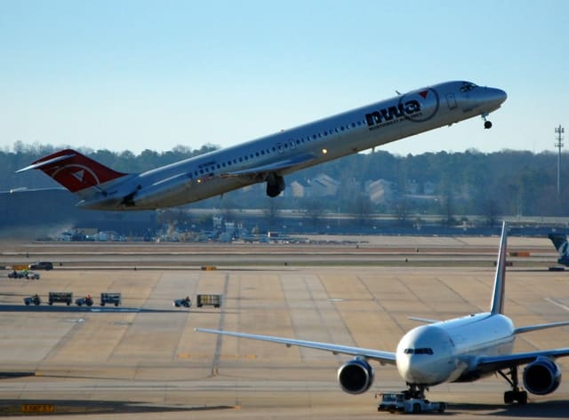 N765NC - Twin-engine aircraft