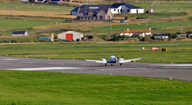 N4297A - Twin-engine aircraft