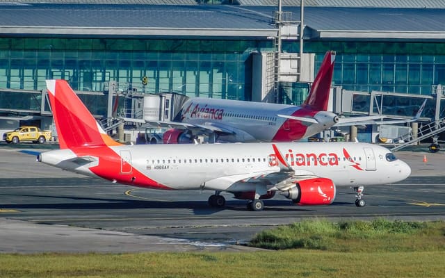 N966AV - Airbus