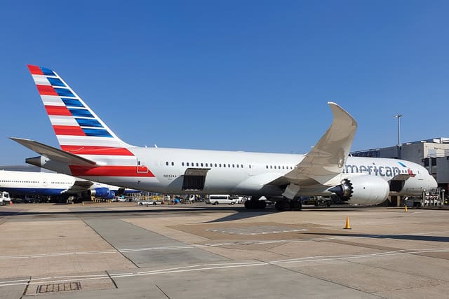 N832AA - Boeing
