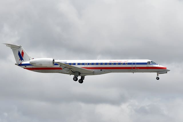 N653AE - Twin-engine aircraft