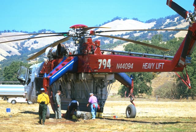 N44094 - Helicopter