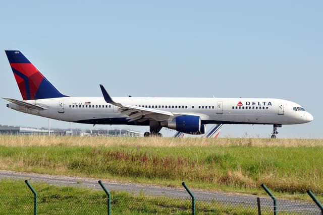 N711ZX - Boeing