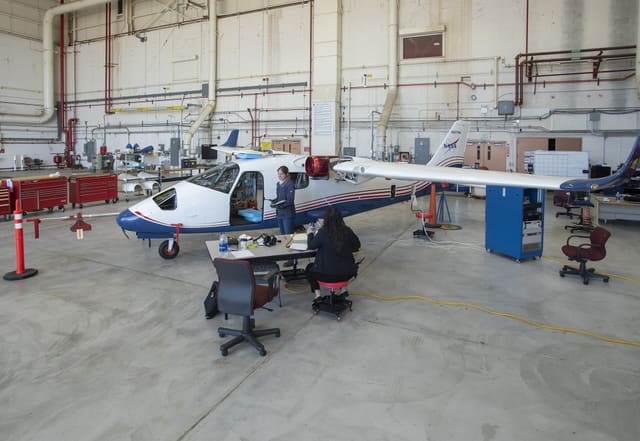 N857NA - Twin-engine aircraft