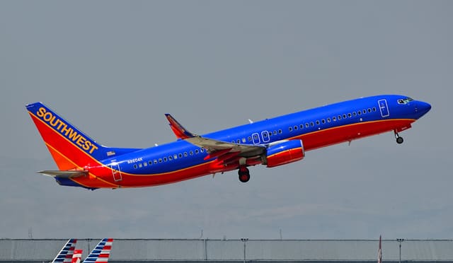 N8604K - Twin-engine aircraft