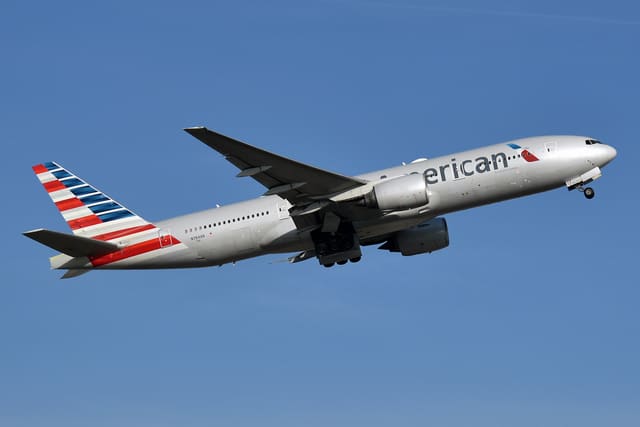 N784AN - Twin-engine aircraft