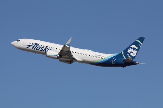 N985AK - Boeing
