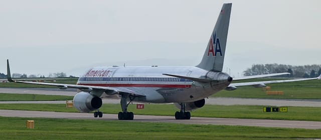 N178AA - Twin-engine aircraft