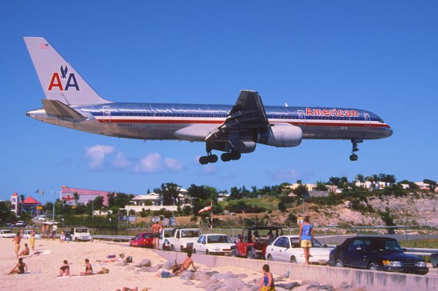 N664AA - Boeing