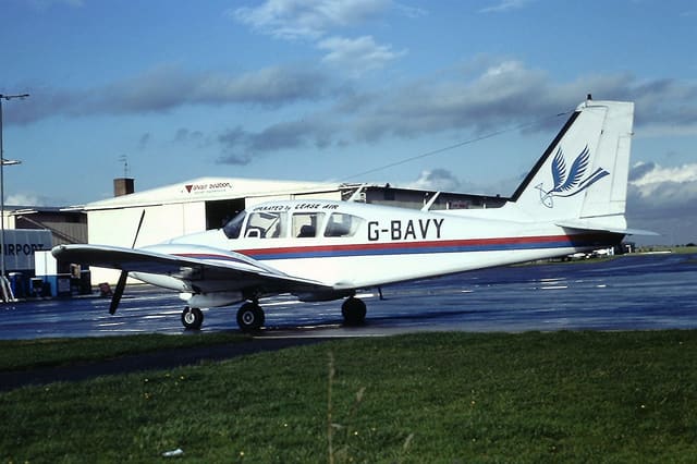 G-BAVY - Twin-engine aircraft