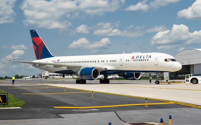 N651DL - Boeing