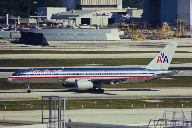 N694AN - Twin-engine aircraft