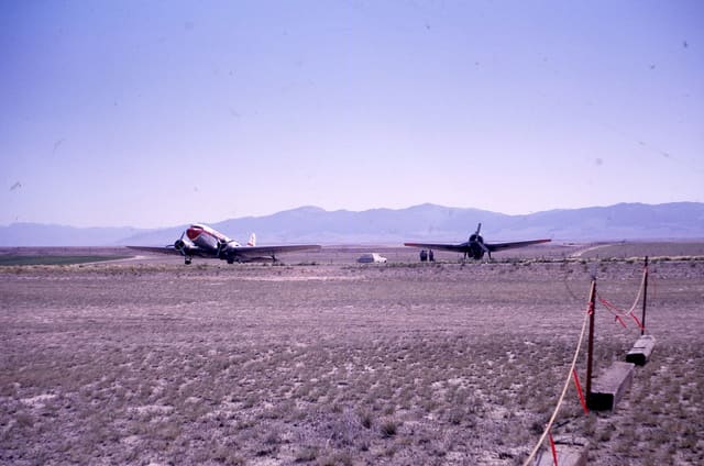 N4867V - Twin-engine aircraft