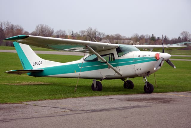 C-FGDJ - Cessna