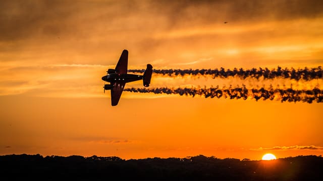 N9109R - Twin-engine aircraft