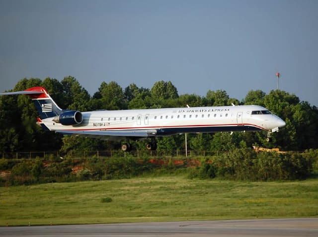 N919FJ - Bombardier