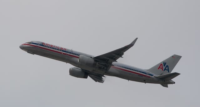 N196AA - Boeing