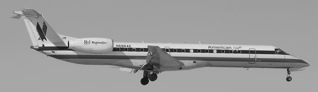 N686AE - Embraer