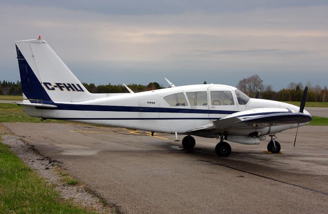 C-FHLI - Piper