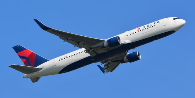 N171DN - Twin-engine aircraft
