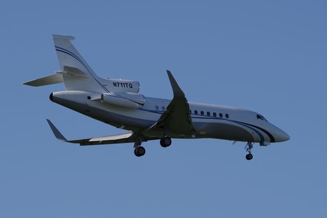 N711TQ - Business jet