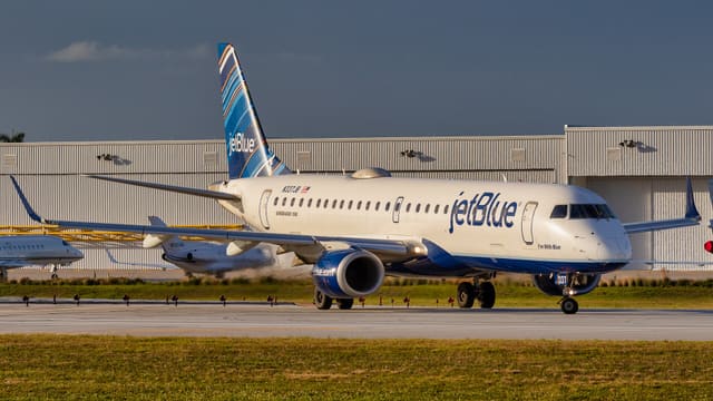 N337JB - Embraer