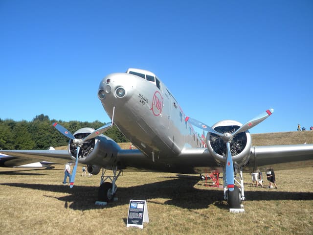  - Twin-engine aircraft