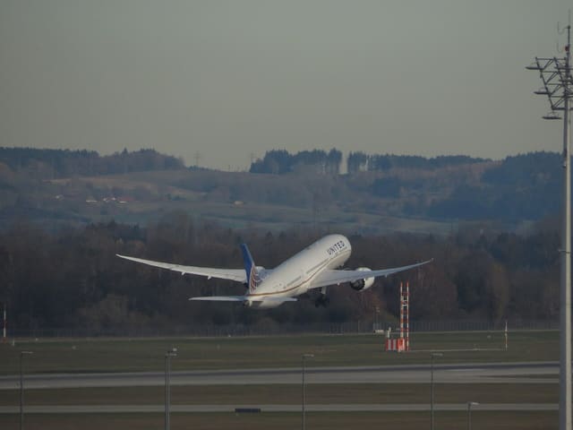 N26960 - Twin-engine aircraft