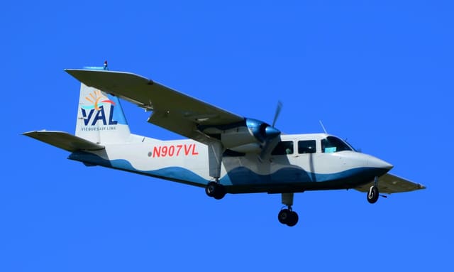 N907VL - Twin-engine aircraft