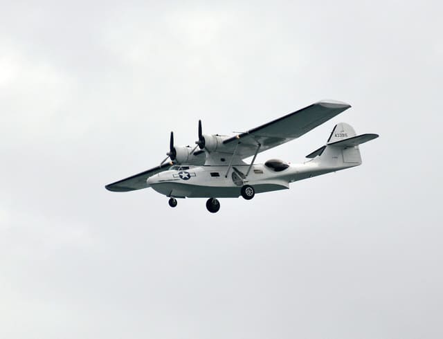 - Twin-engine aircraft