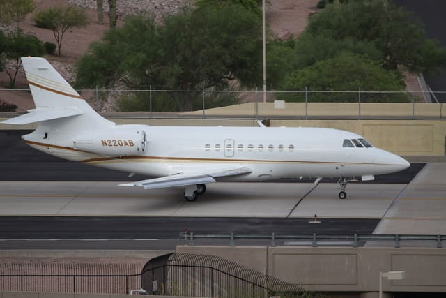 N220AB - Business jet
