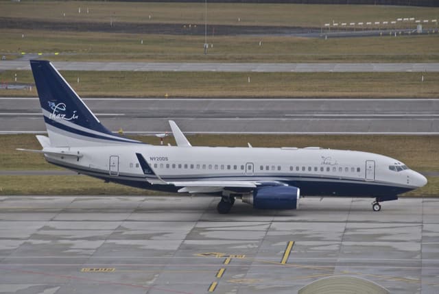 N920DS - Twin-engine aircraft