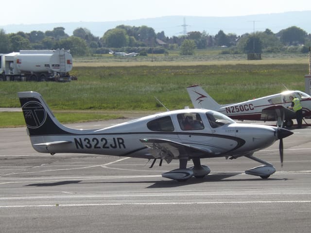 N322JR - Cirrus