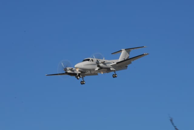 N1250 - Twin-engine aircraft