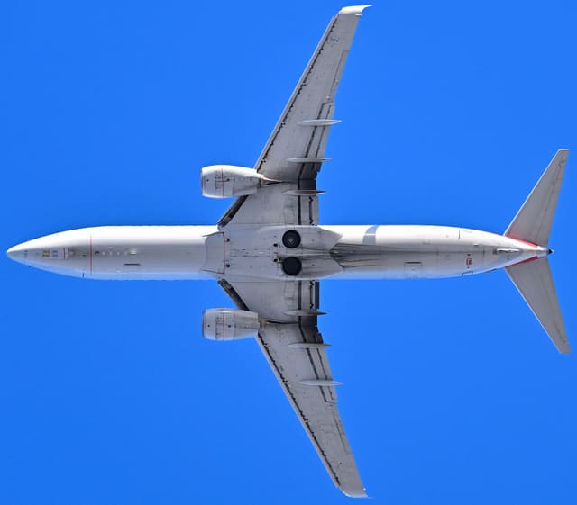 N886NN - Twin-engine aircraft
